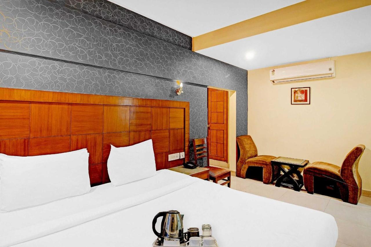 Townhouse The Grand Plaza Hotel Hyderabad Eksteriør billede
