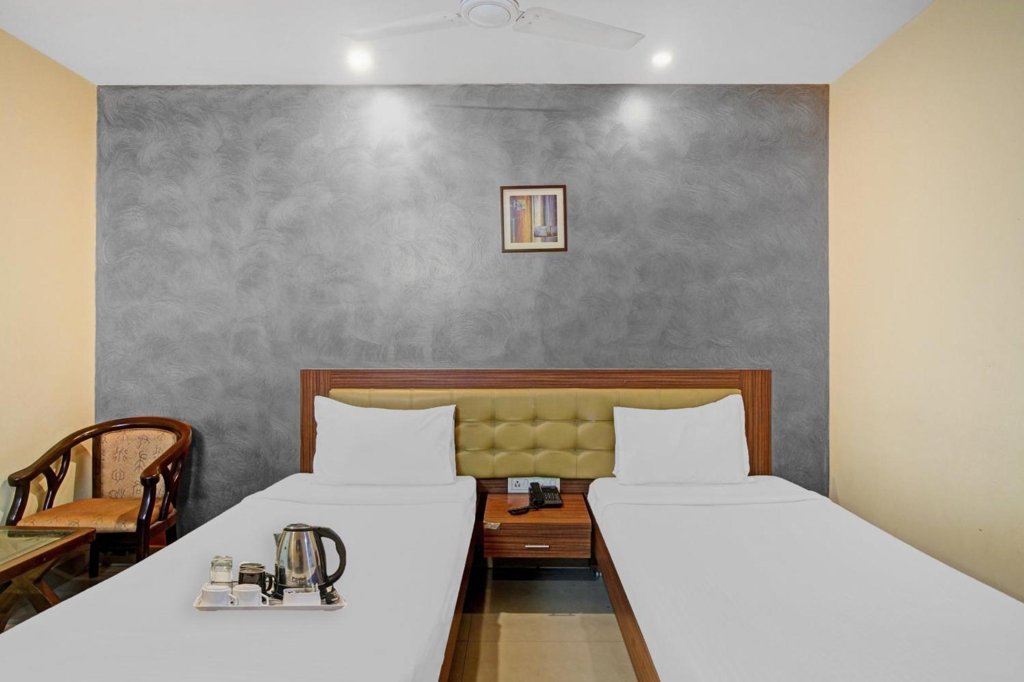 Townhouse The Grand Plaza Hotel Hyderabad Eksteriør billede