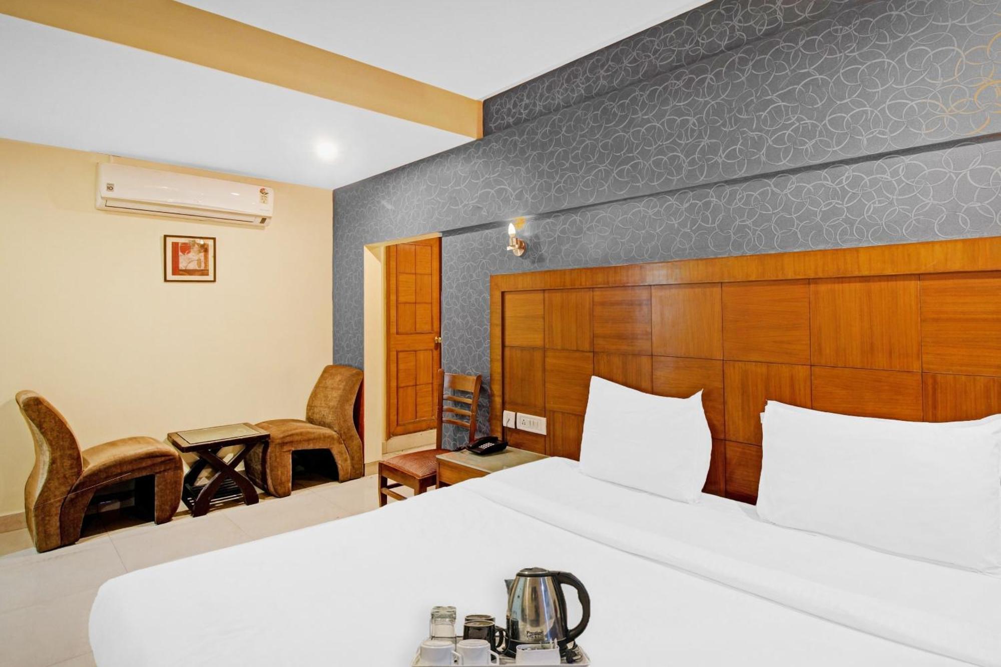 Townhouse The Grand Plaza Hotel Hyderabad Eksteriør billede