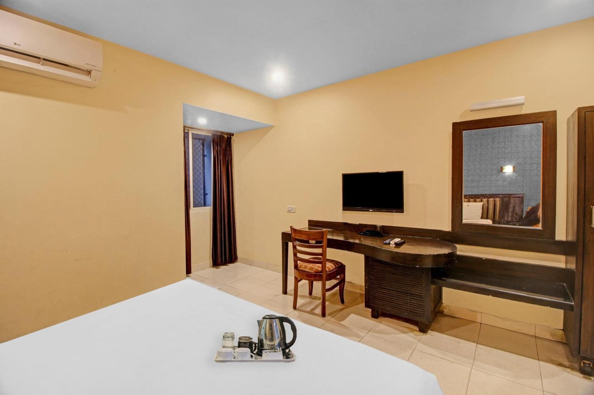 Townhouse The Grand Plaza Hotel Hyderabad Eksteriør billede