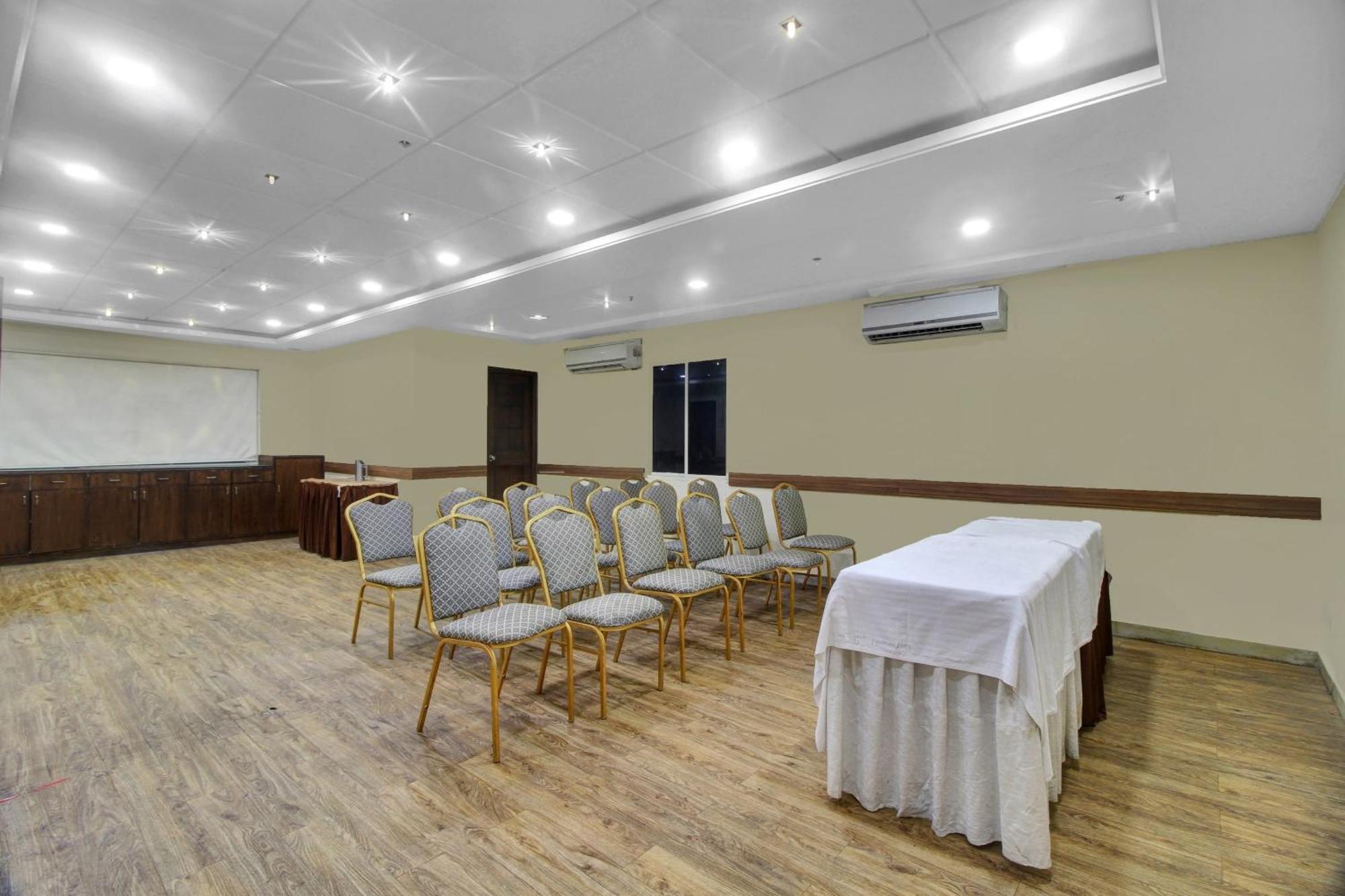 Townhouse The Grand Plaza Hotel Hyderabad Eksteriør billede