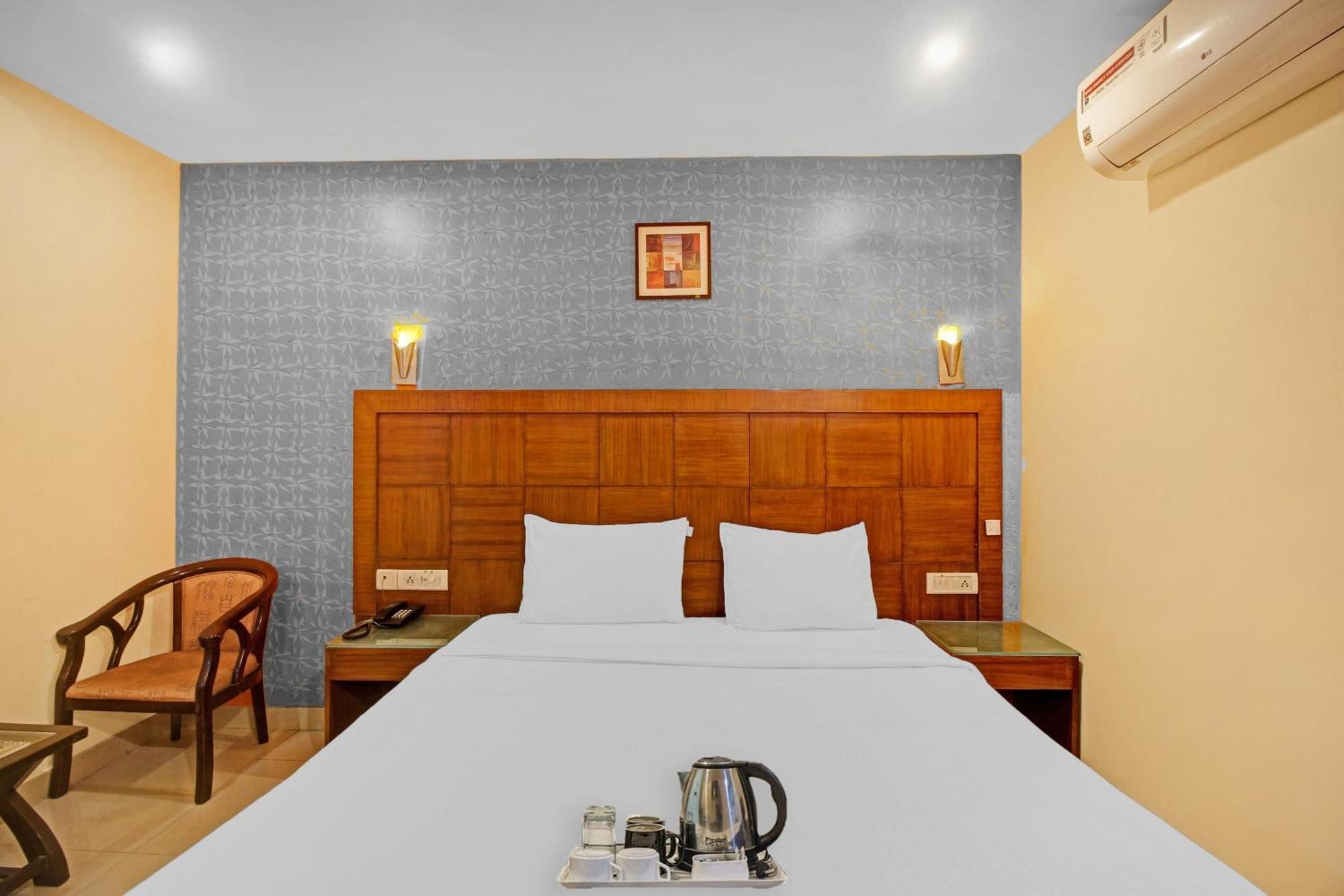 Townhouse The Grand Plaza Hotel Hyderabad Eksteriør billede