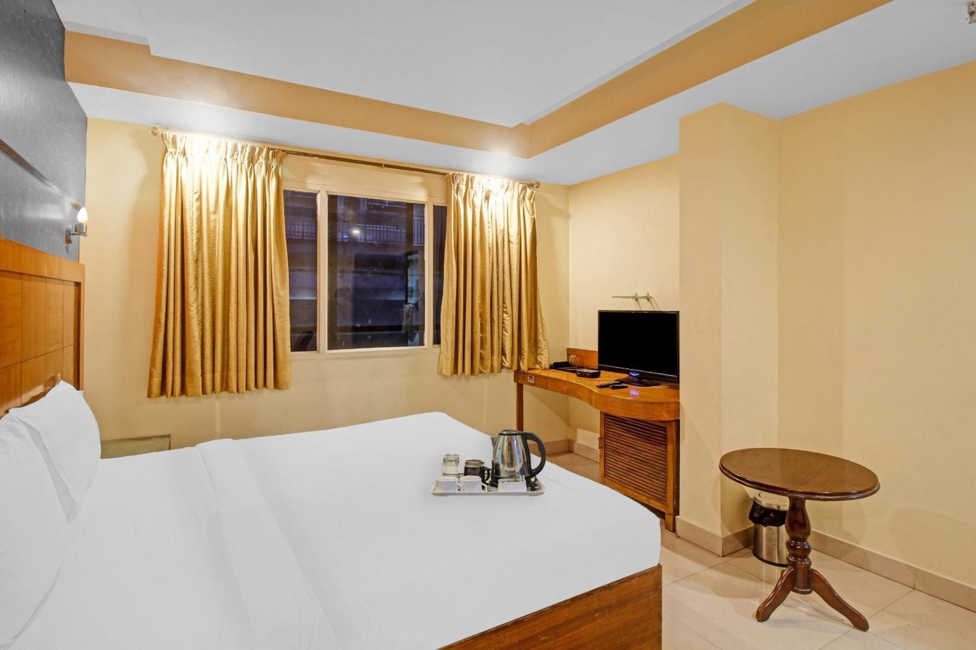Townhouse The Grand Plaza Hotel Hyderabad Eksteriør billede