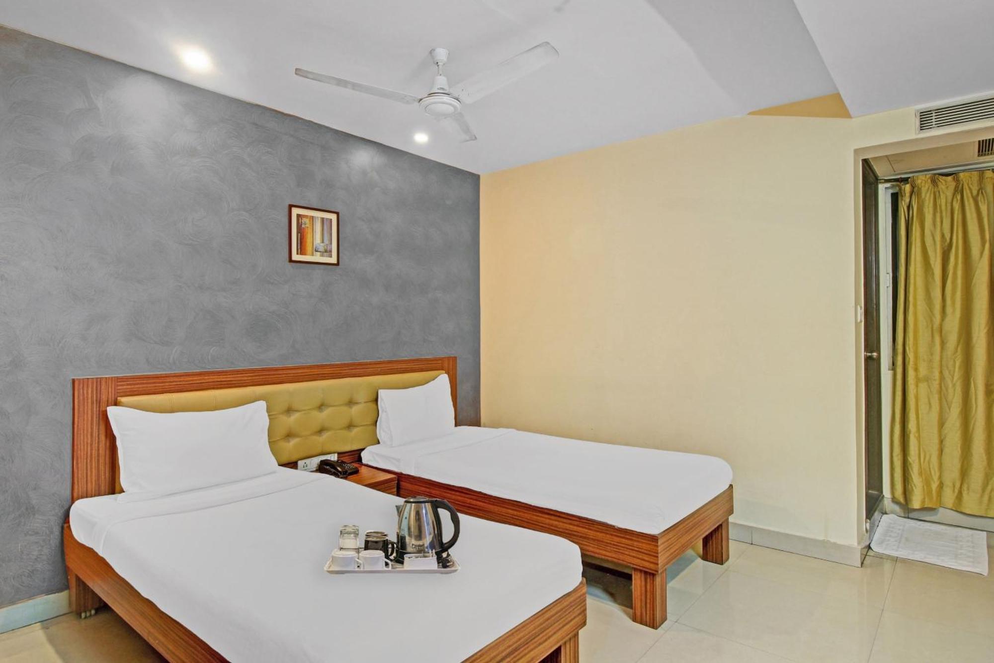 Townhouse The Grand Plaza Hotel Hyderabad Eksteriør billede